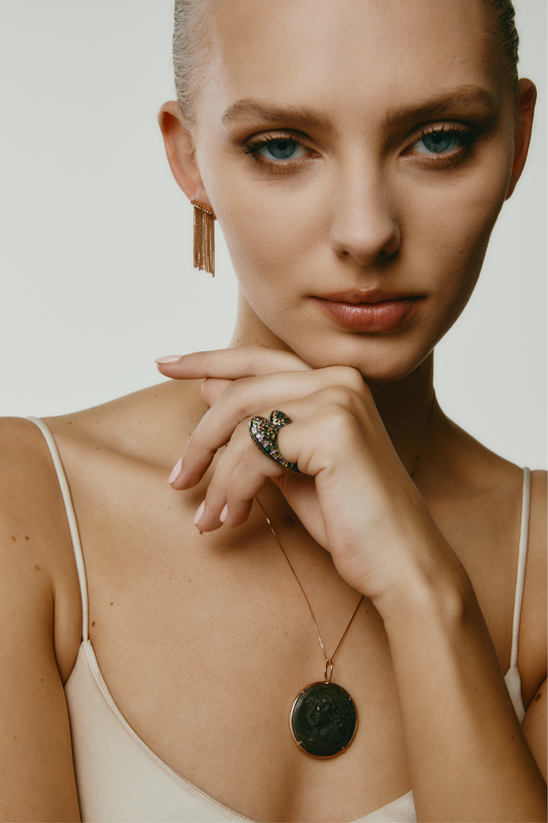 Wrong Heart Ring with colored Sapphire pavé