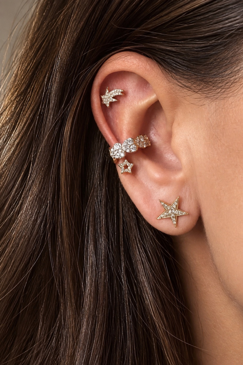 4 Hearts Earcuff in Yellow Gold and Diamonds