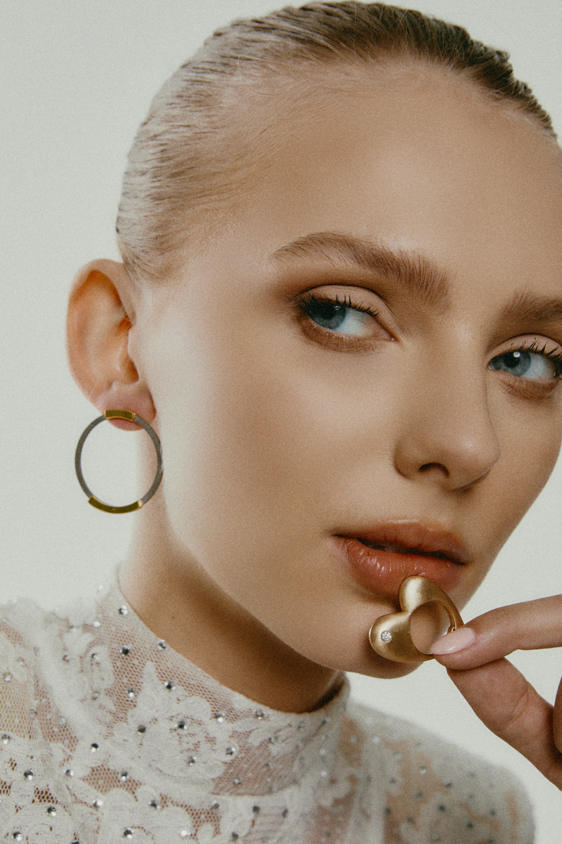 Wrong Heart Ring in Satin Yellow Gold