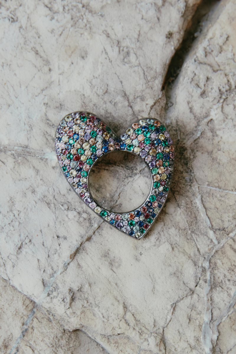 Wrong Heart Ring with colored Sapphire pavé
