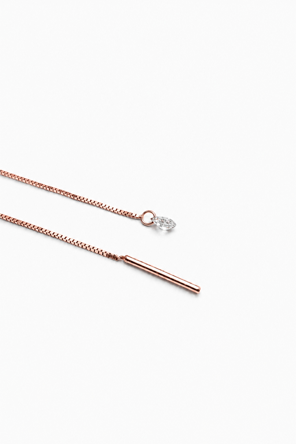 Orecchini Filo in Oro Rosa e Gocce di Diamante