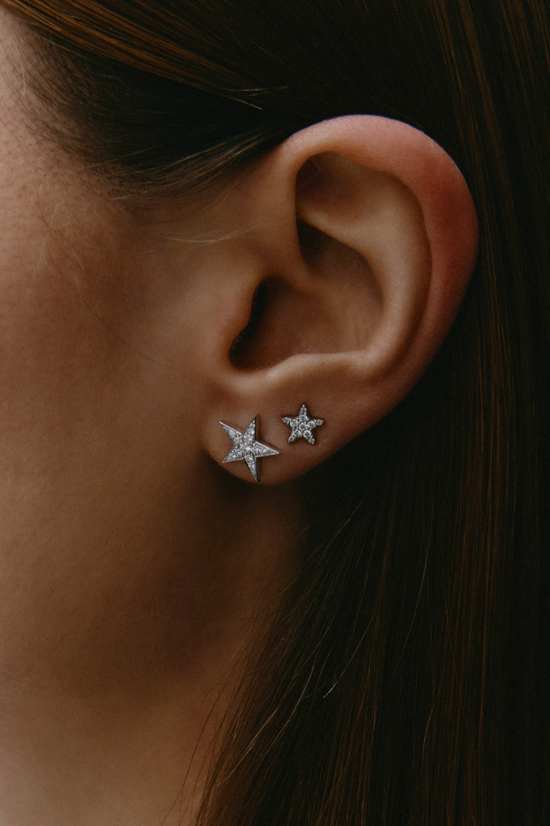 Mini Sybilla Earring in White Gold