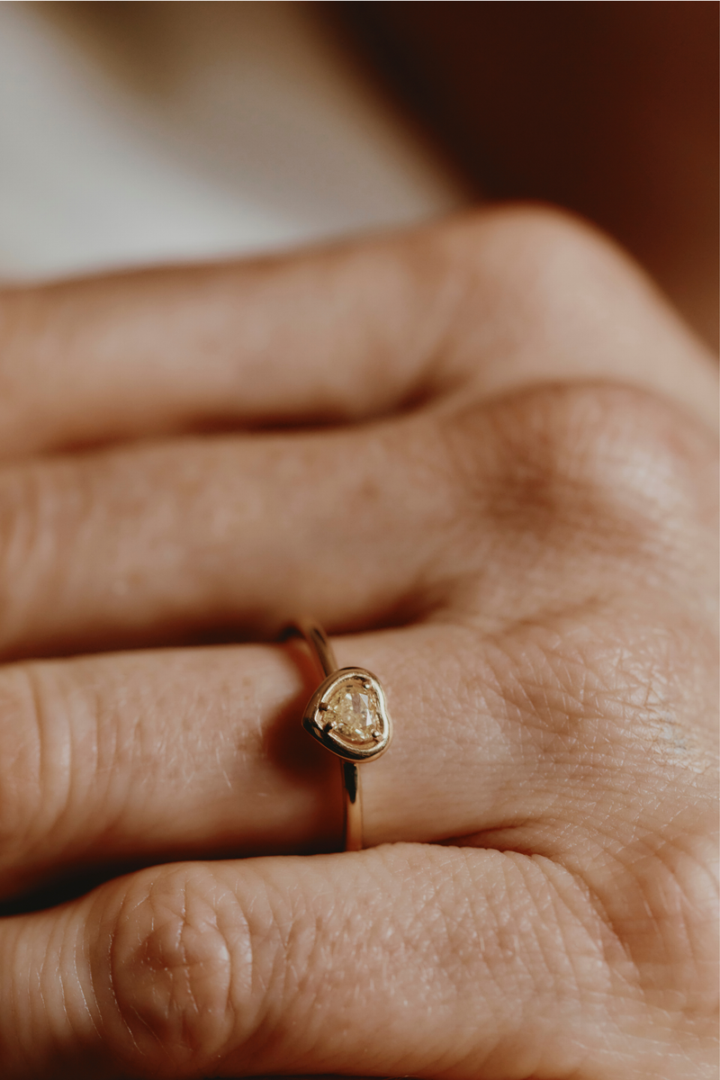 Magic Heart Ring in Yellow Gold with Yellow Diamond