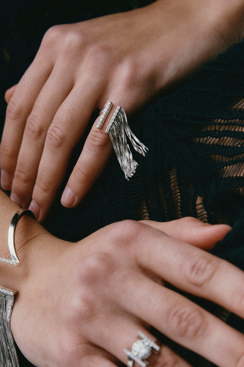 Victoria Ring in White Gold and Diamonds